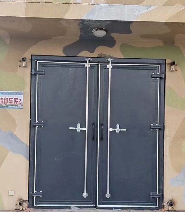 海东工业平开门