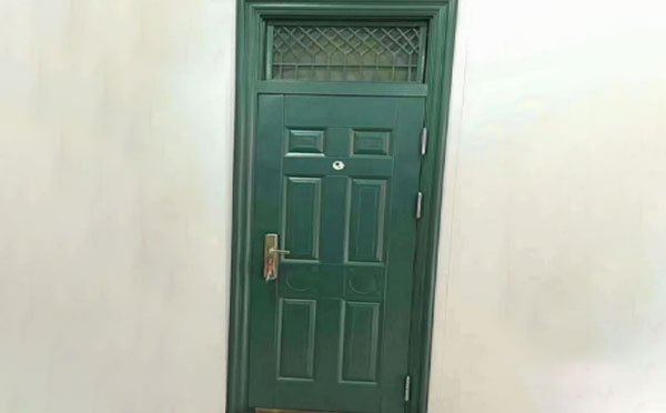 海东学校教室门